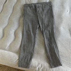 Old Navy Black & White Gingham Pattern Dress Pants - Size 6